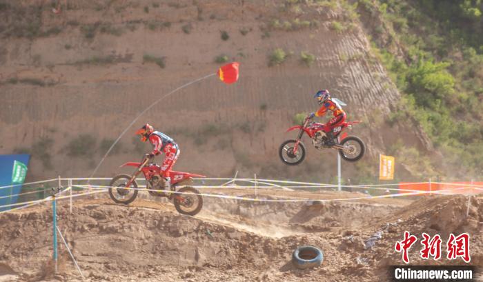 全国越野挑战赛在山西河津激情上演 百余名选手