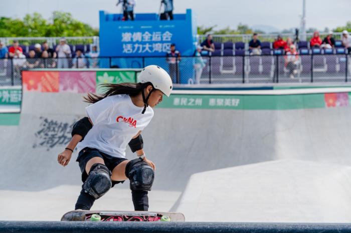 十五运滑板女子碗池铜牌得主郑好好：粉丝称她