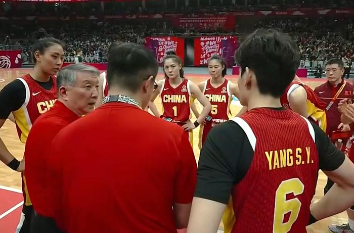 中国女篮力克捷克提前锁定世界杯席位