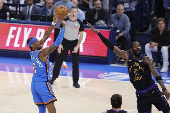 哈登末节爆发力压群雄 克尼佩尔三分创黄蜂队史