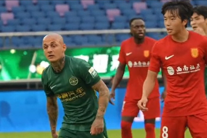 中超赛场冲突升级 米特里