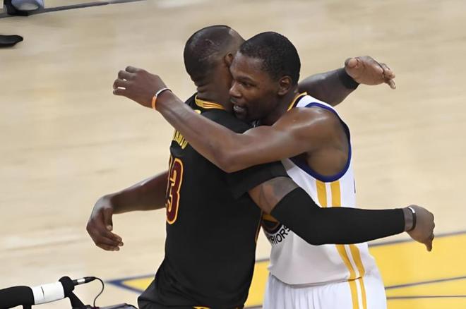 詹姆斯传奇时刻：湖人收官战大胜爵士锁定西部