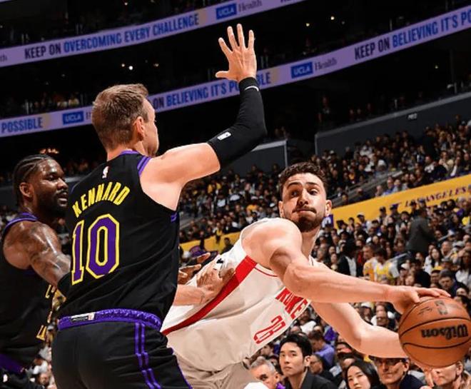 湖人101-94力克火箭，詹姆斯28+8+7引领胜利